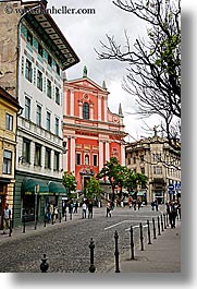images/Europe/Slovenia/Ljubljana/Town/street-n-bldg.jpg