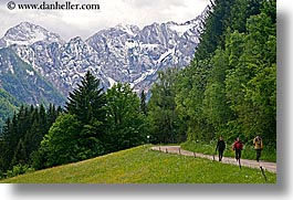 images/Europe/Slovenia/LogarskaDolina/Hiking/hikers-road-mountain-1.jpg