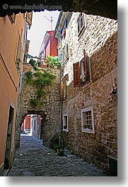 images/Europe/Slovenia/Pirano/Arches/archway-n-ivy-1.jpg
