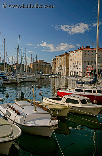 boats-in-harbor-01.jpg