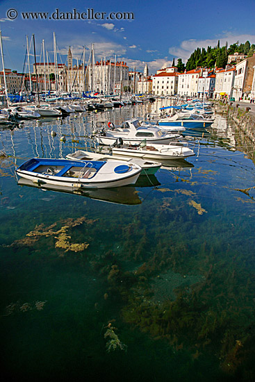 boats-in-harbor-02.jpg