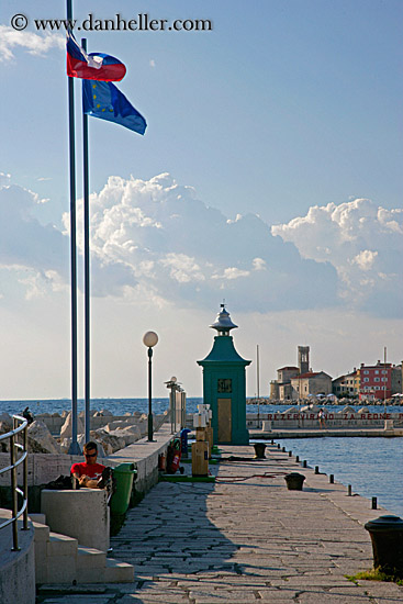 harbor-sidewalk-1.jpg