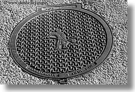 images/Europe/Slovenia/Pirano/Misc/piran-manhole.jpg