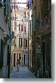 images/Europe/Slovenia/Pirano/NarrowStreets/walking-in-alley-5.jpg