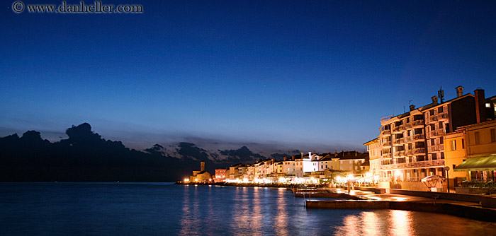 pirano-nite-coast-pano.jpg