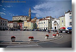 images/Europe/Slovenia/Pirano/Piazza/piazza-n-flowers-1.jpg
