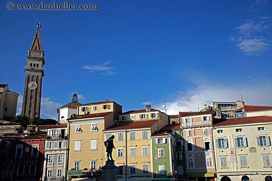 piazza-n-statue-2.jpg