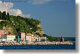 images/Europe/Slovenia/Pirano/Shoreline/piran-cliffs-n-town-2.jpg
