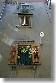 images/Europe/Slovenia/Pirano/Windows/flowers-in-window-5.jpg