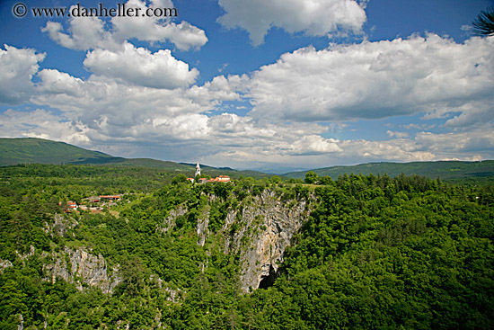 church-n-big-view-2.jpg