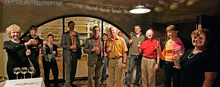 wine-tasting-group-pano.jpg