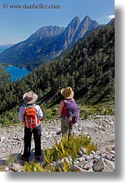 images/Europe/Spain/AiguestortesHike2/hikers-n-lake-02.jpg