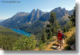 images/Europe/Spain/AiguestortesHike2/hikers-n-lake-06.jpg