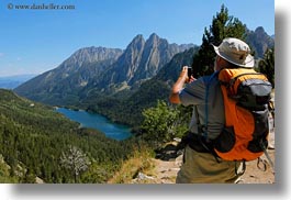 images/Europe/Spain/AiguestortesHike2/hikers-n-lake-08.jpg