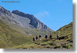 images/Europe/Spain/MtBisaurin/hiking-in-hills-09.jpg