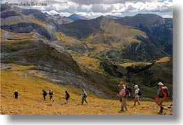 images/Europe/Spain/MtBisaurin/hiking-in-hills-12.jpg