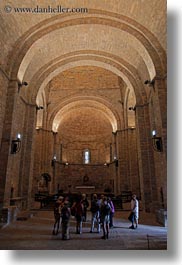 images/Europe/Spain/Siresa/IglesiaMonasterioDeSanPedro/people-n-church-arches-02.jpg