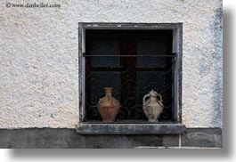 images/Europe/Spain/Siresa/vases-in-window.jpg