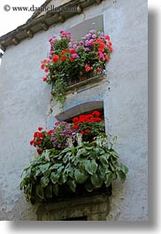 images/Europe/Spain/Torla/flowers-in-windows-06.jpg