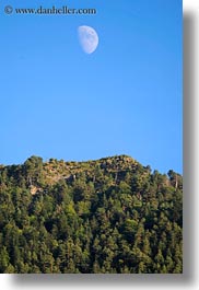 images/Europe/Spain/Torla/moon-rising-over-hill.jpg