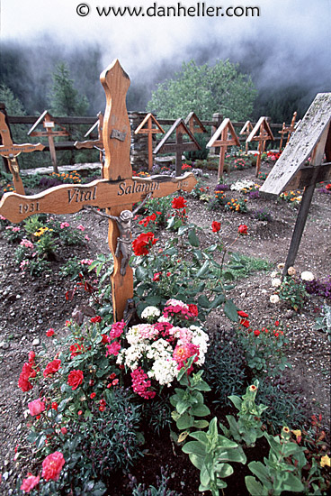 grimentz-grave.jpg