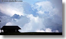 images/Europe/Switzerland/Grindelwald/house-n-mtns-02.jpg