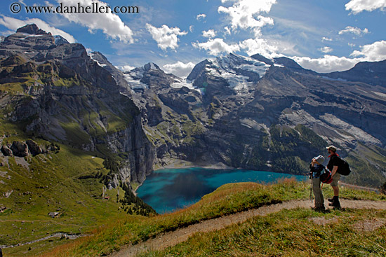 lake-oeschinensee-hikers-09.jpg