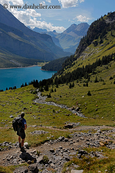 lake-oeschinensee-hikers-15.jpg