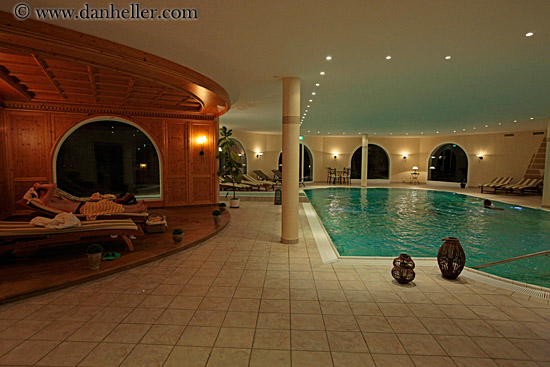 swimming-pool-02.jpg