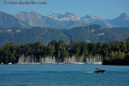 boats-n-mtns-02.jpg