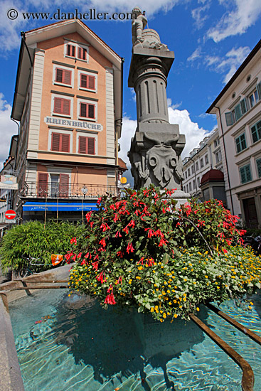 fountain-n-flowers-n-bldg-05.jpg