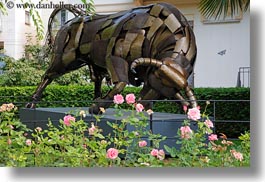images/Europe/Switzerland/Montreaux/Flowers/flowers-n-metal-bull-art-sculpture.jpg