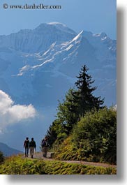 images/Europe/Switzerland/Murren/Hikers/hiking-couple-sil.jpg