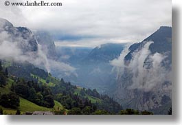 images/Europe/Switzerland/Wengen/foggy-valley-01.jpg
