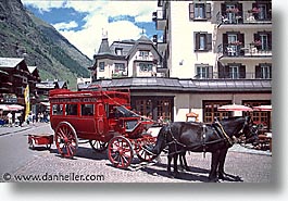 images/Europe/Switzerland/Zermatt/horse-carriage-1.jpg