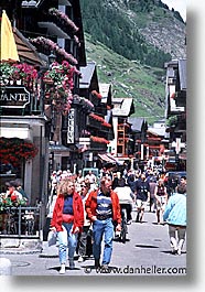 images/Europe/Switzerland/Zermatt/zermatt-town.jpg