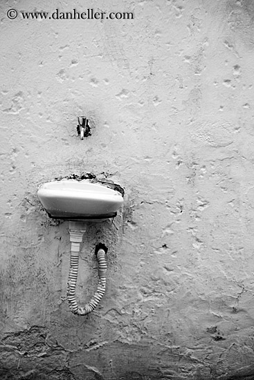 drinking-fountain-on-wall-bw.jpg