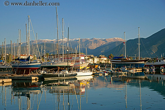 boats-harbor-n-snow-cap-mtns-6.jpg