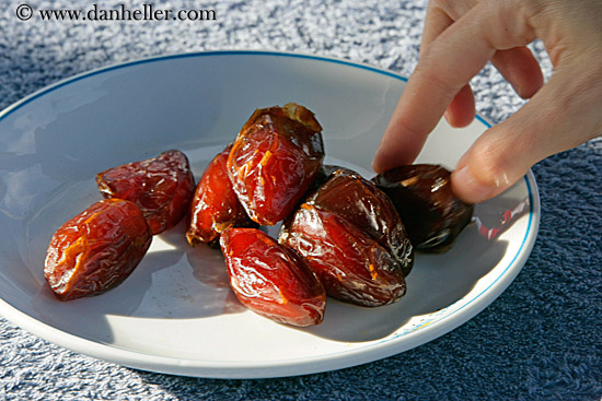 ripe-dates.jpg