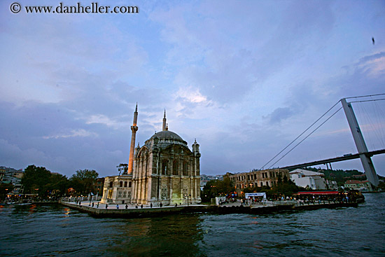 buyukmecidiye-mosque-4.jpg