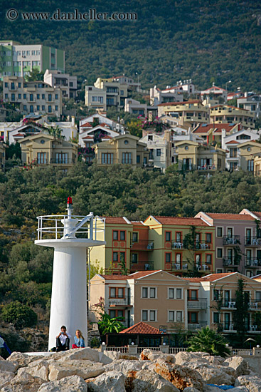 couple-n-lighthouse-2.jpg