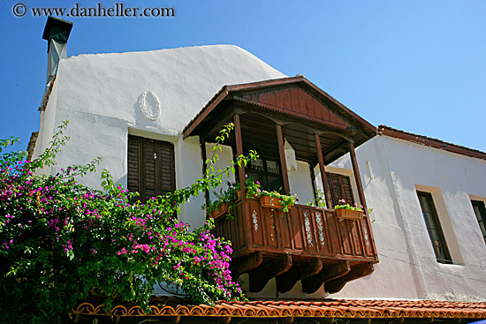 bougainvillea-n-balcony.jpg