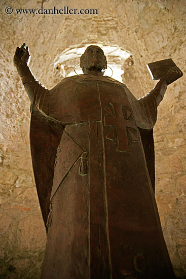 st-nicholas-statue-2.jpg