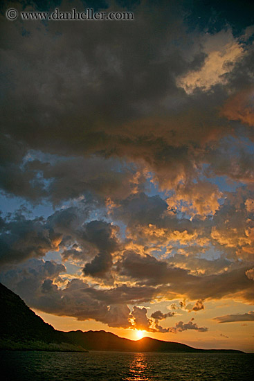 ocean-sunset-n-clouds-11.jpg