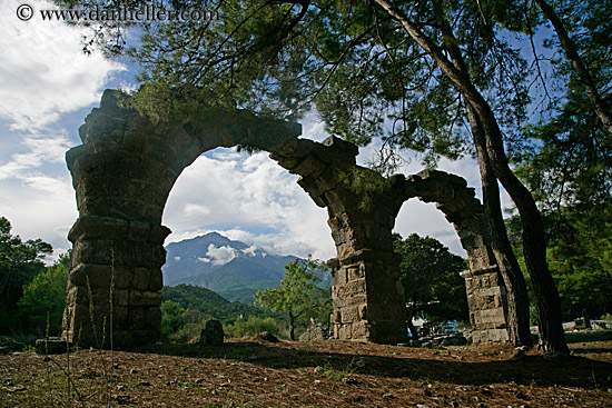 aquaduct-arches-4.jpg