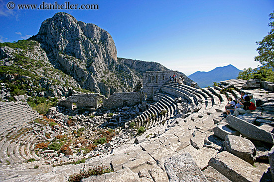 amphitheater-03.jpg