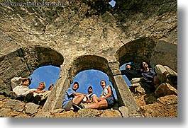 images/Europe/Turkey/WtGroup/Group/tour-group-n-arch-window-ruins-2.jpg