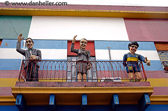 balcony-mannequins-01.jpg