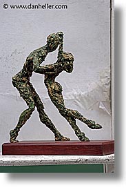 images/LatinAmerica/Argentina/BuenosAires/LaBoca/Art/tango-statue-3.jpg