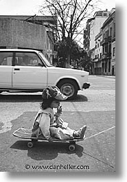 images/LatinAmerica/Argentina/BuenosAires/LaBoca/People/Kids/girl-skateboard.jpg